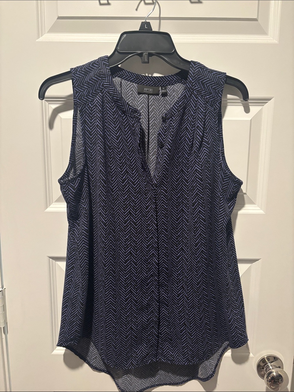 Apt. 9 Navy Chevron Sleeveless Blouse